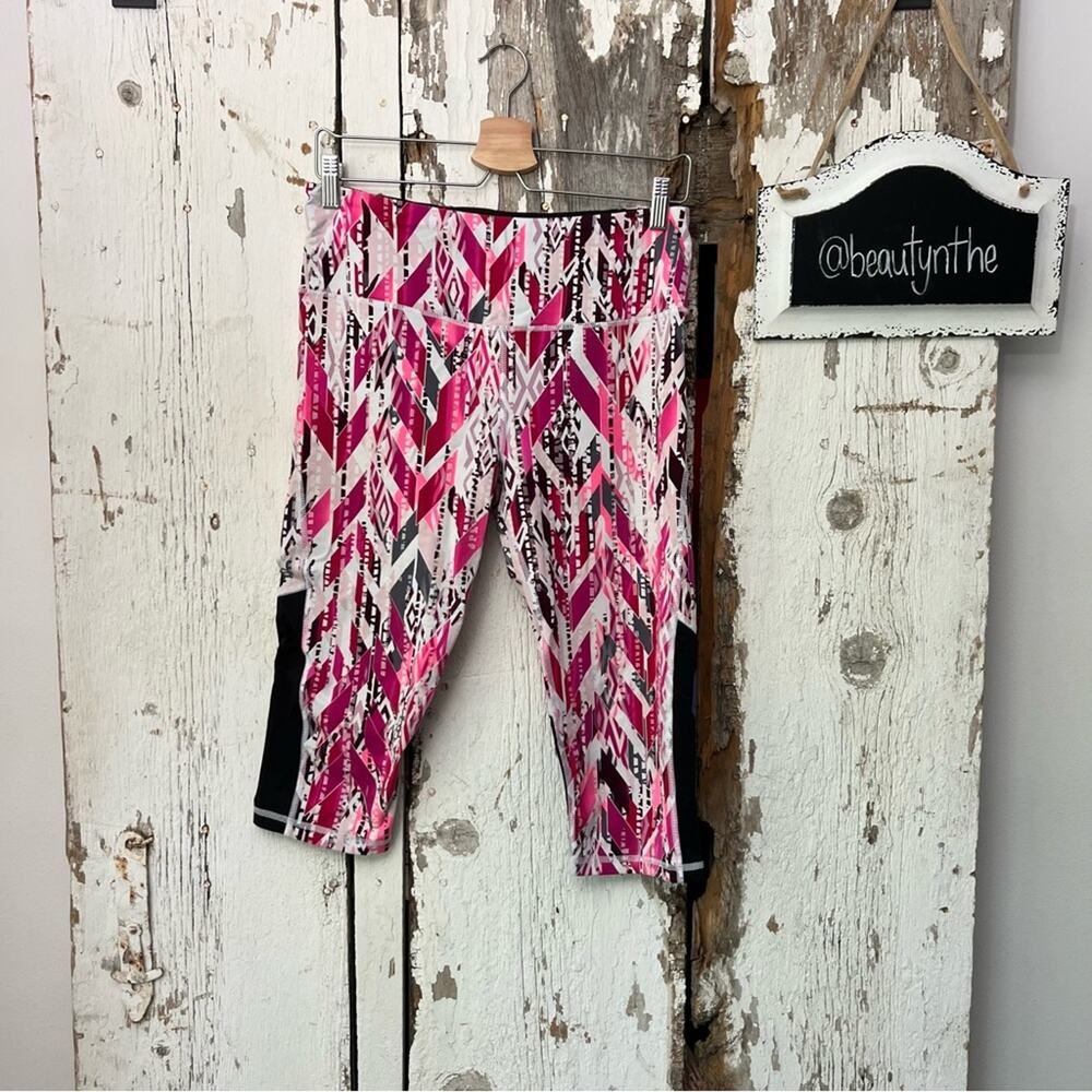 VSX Sport Pink geometric tie-dye knockout crop leggings sz M PREOWNED